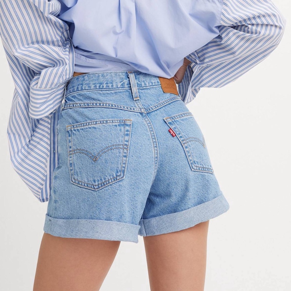 Levi’s 80s denim rolled mom shorts
